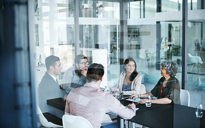 business-meeting-m-min.jpg